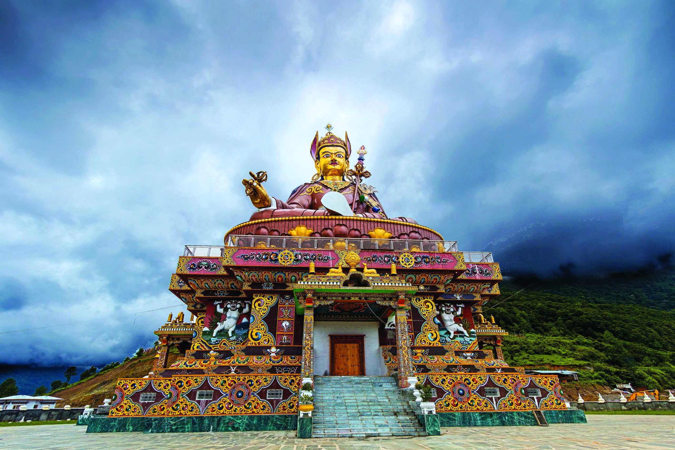 Guru Padmasambhava statue