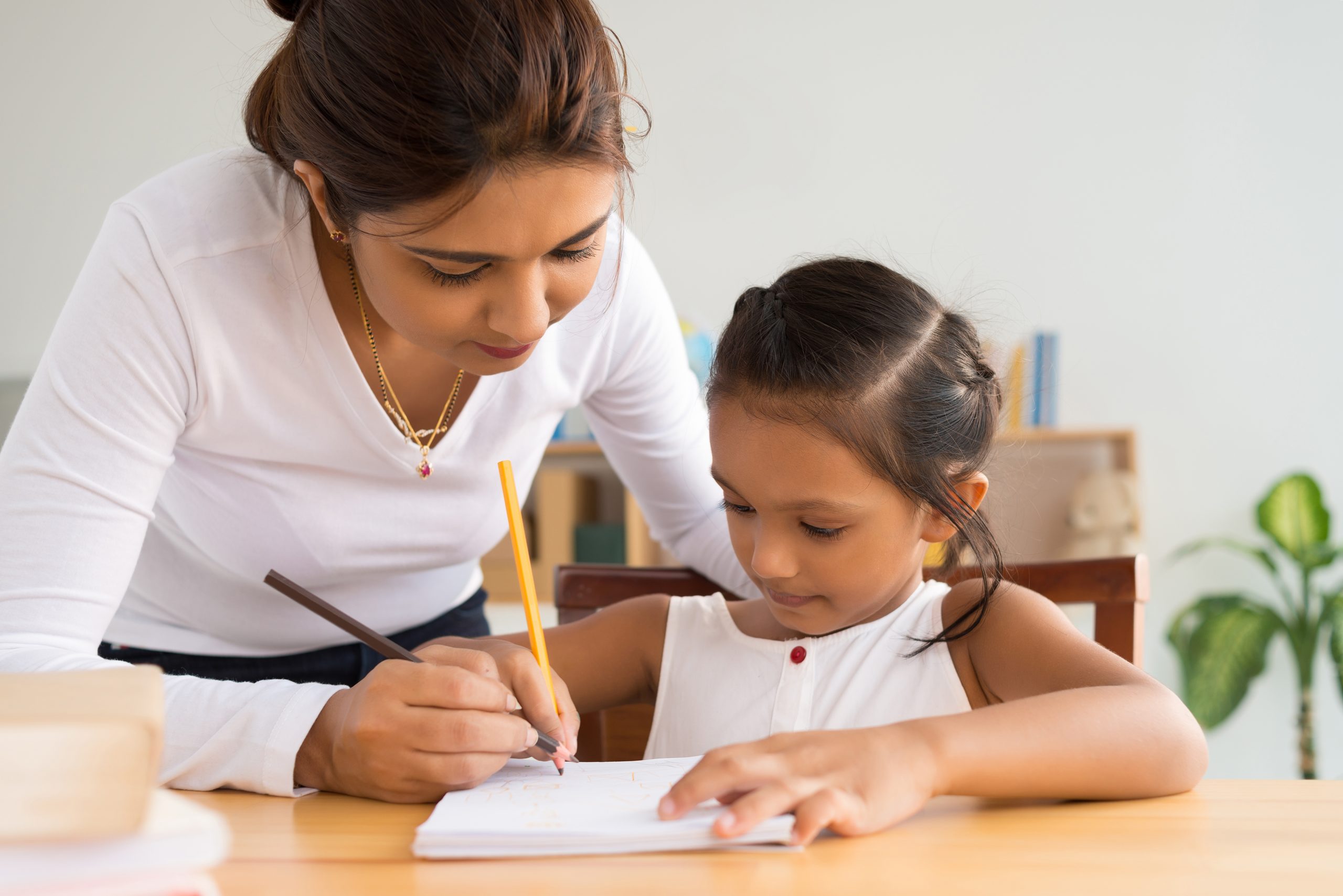 Mother,And,Little,Daughter,Writing,Together