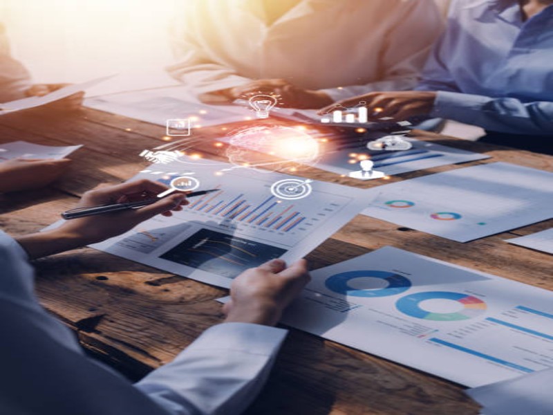 Mastering Leadership in Finance: Strategies for Senior Executives