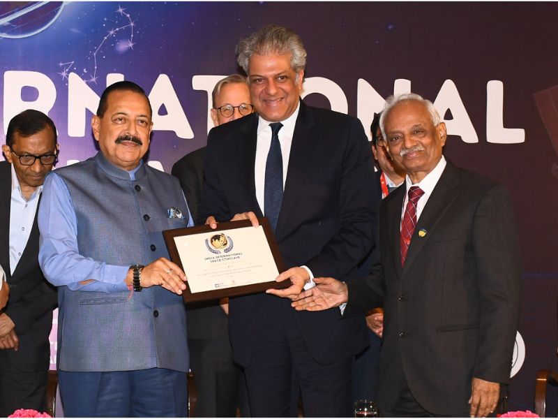 Amity University Receives ‘Academic Excellence in Space Education and Research Award’ at India International Space Conclave 2025