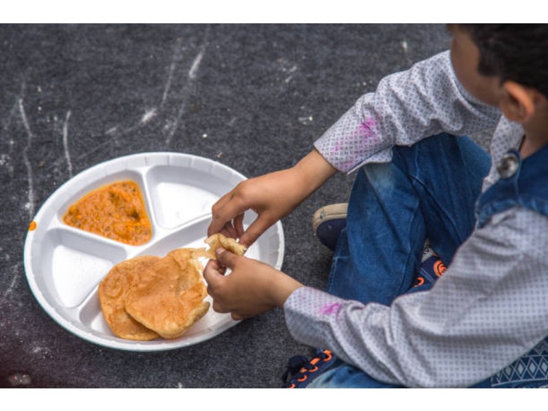 Karnataka: Education minister seeks extension of midday meals to PU students